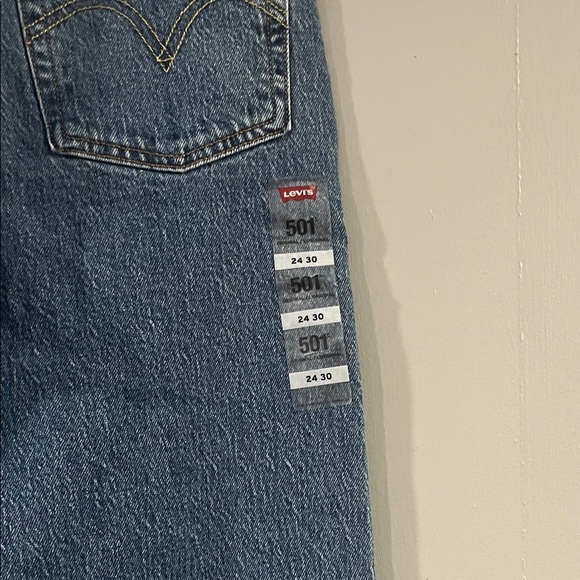 Levi's Women's Straight Leg Jeans in Classic Blue Size 24/30 - Picture 5 of 7
